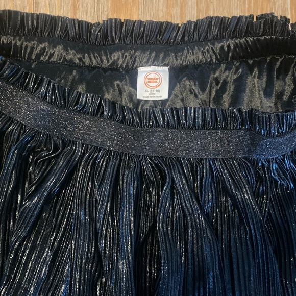 Wonder Nation Pleated Glitter Skirt - Picture 4 of 5